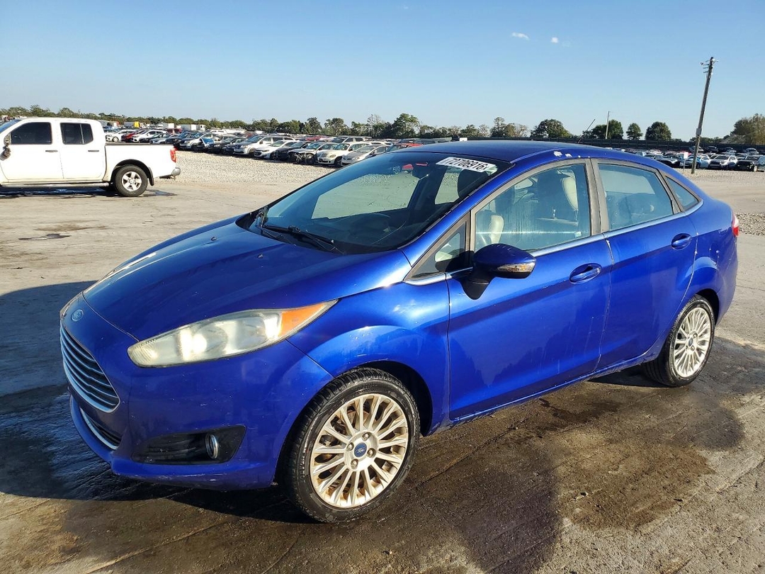 Vue de 2015 FORD FIESTA TITANIUM, angle 1