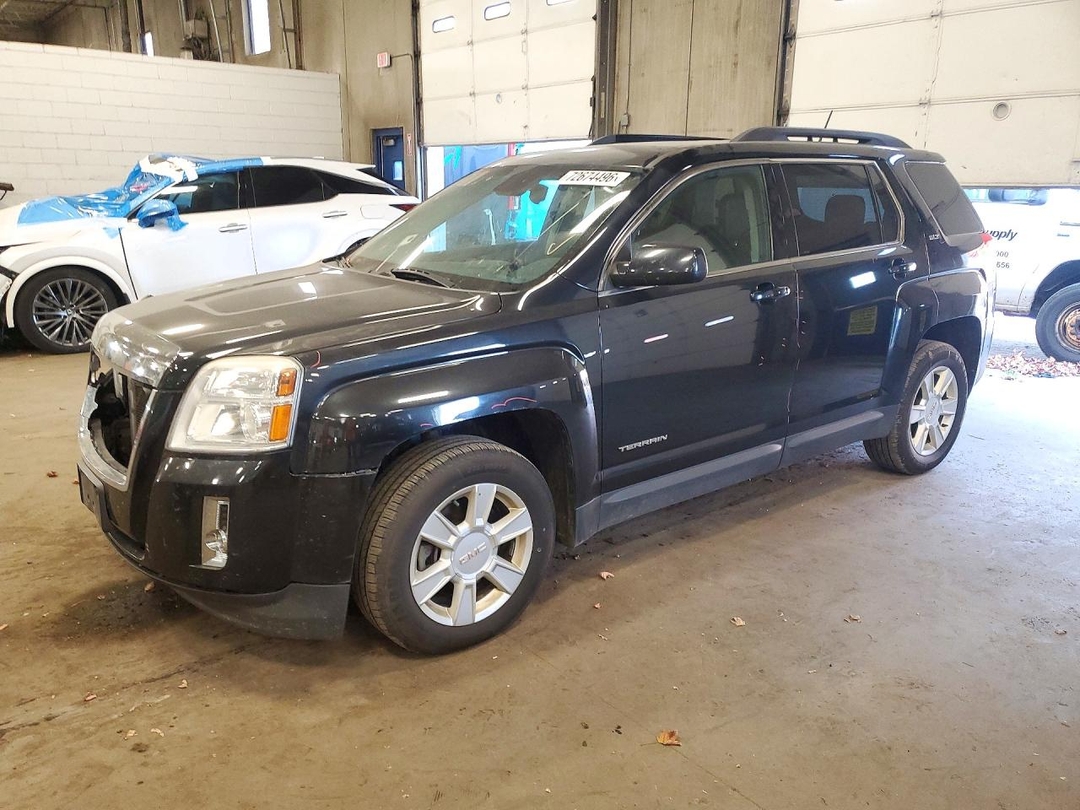 منظر 2013 GMC TERRAIN SLT، زاوية 1