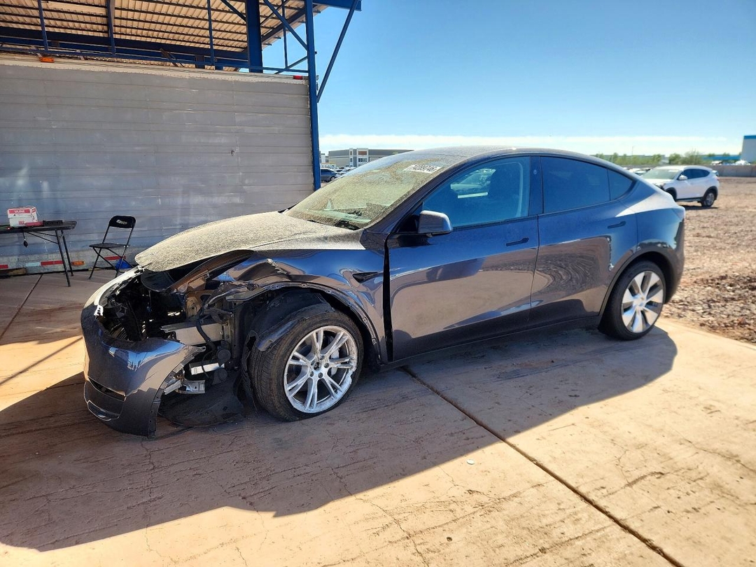Vue de 2023 TESLA MODEL Y, angle 1
