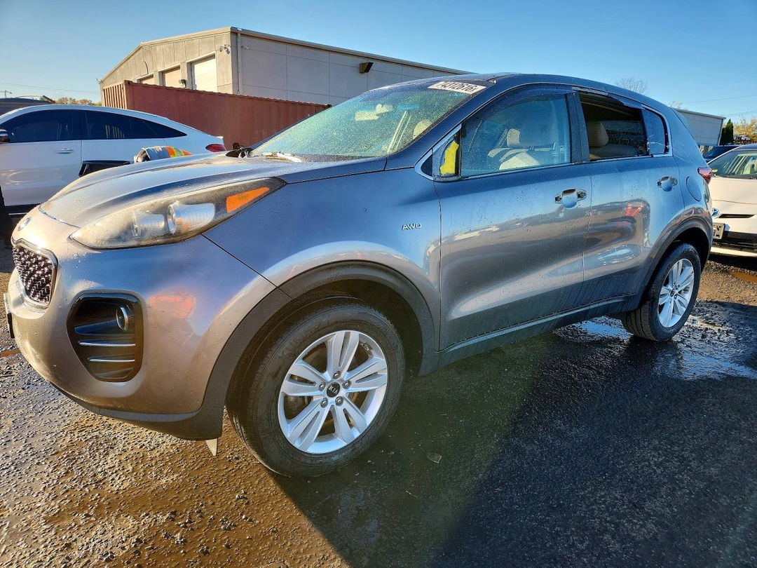 Vue de 2017 KIA SPORTAGE LX, angle 1