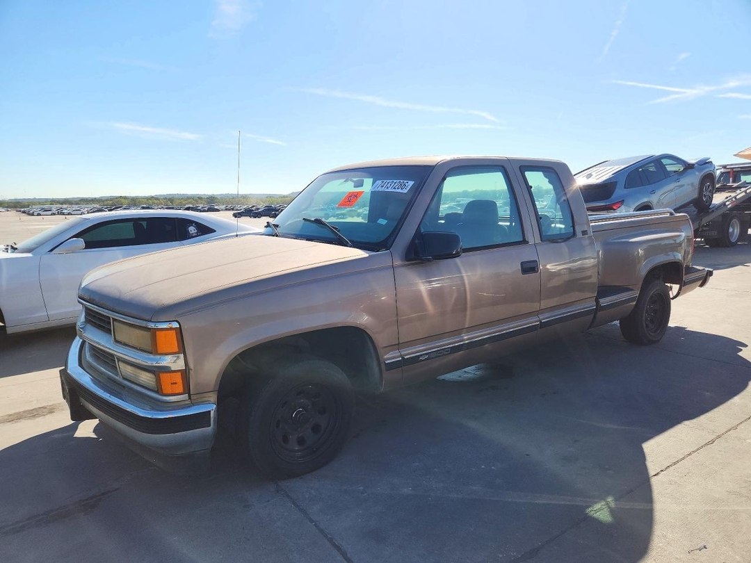 منظر 1997 CHEVROLET GMT-400 C1500، زاوية 1