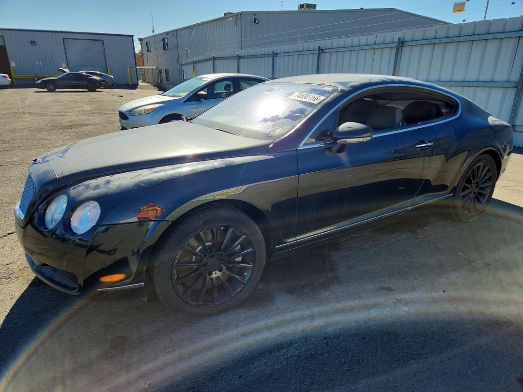 Vue de 2005 BENTLEY CONTINENTAL GT, angle 1