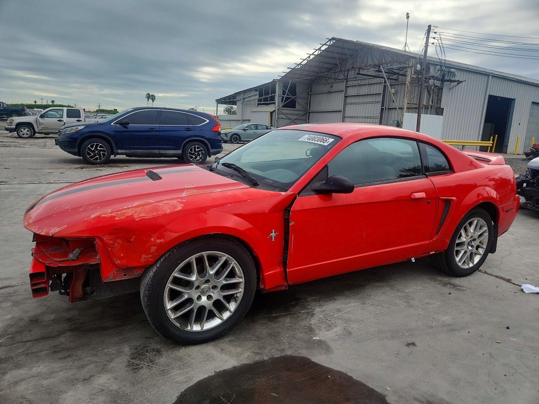 Vista de 2000 FORD MUSTANG, ángulo 1