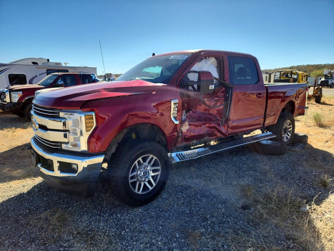 Вид 2019 FORD F350, угол 1