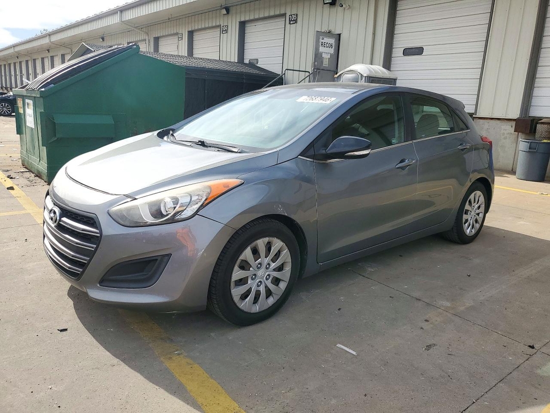 Вид 2017 HYUNDAI ELANTRA GT BASE, угол 1