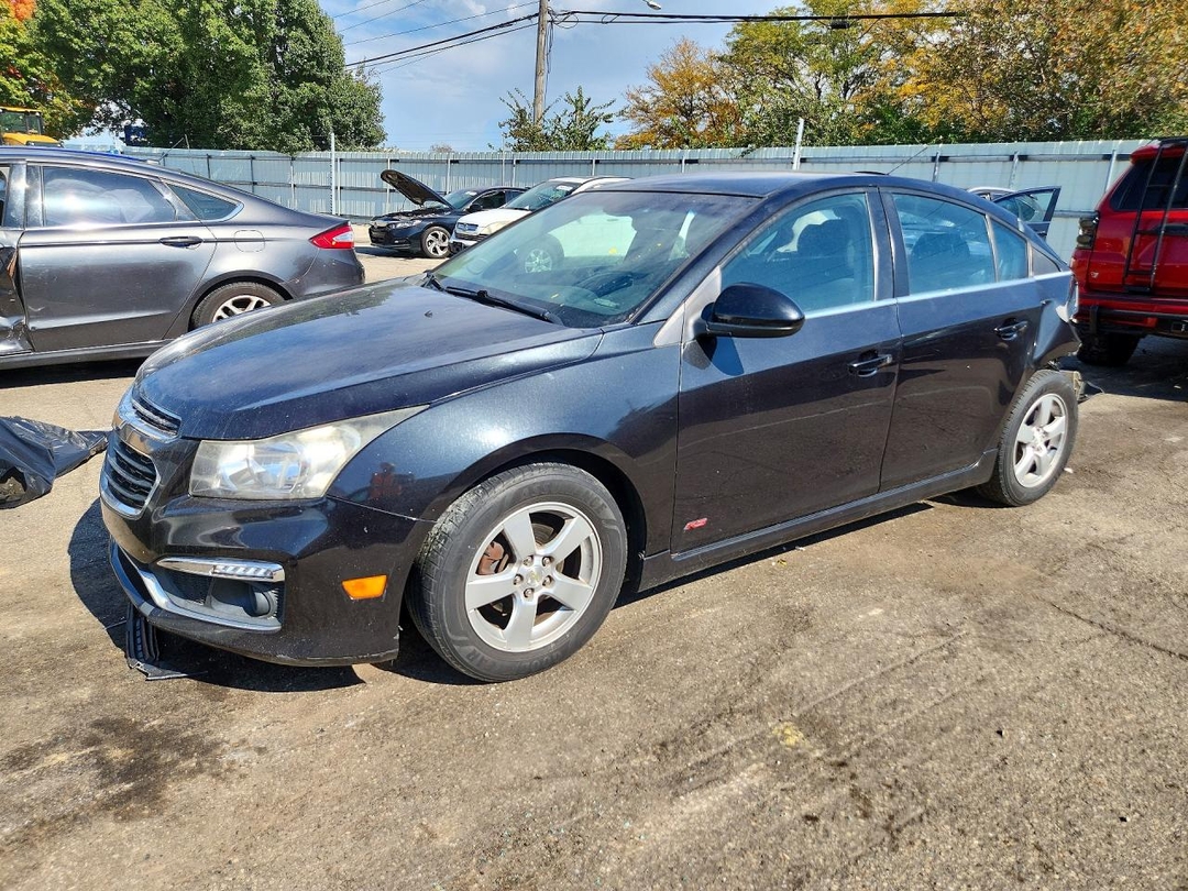 Vue de 2016 CHEVROLET CRUZE LIMITED LT, angle 1