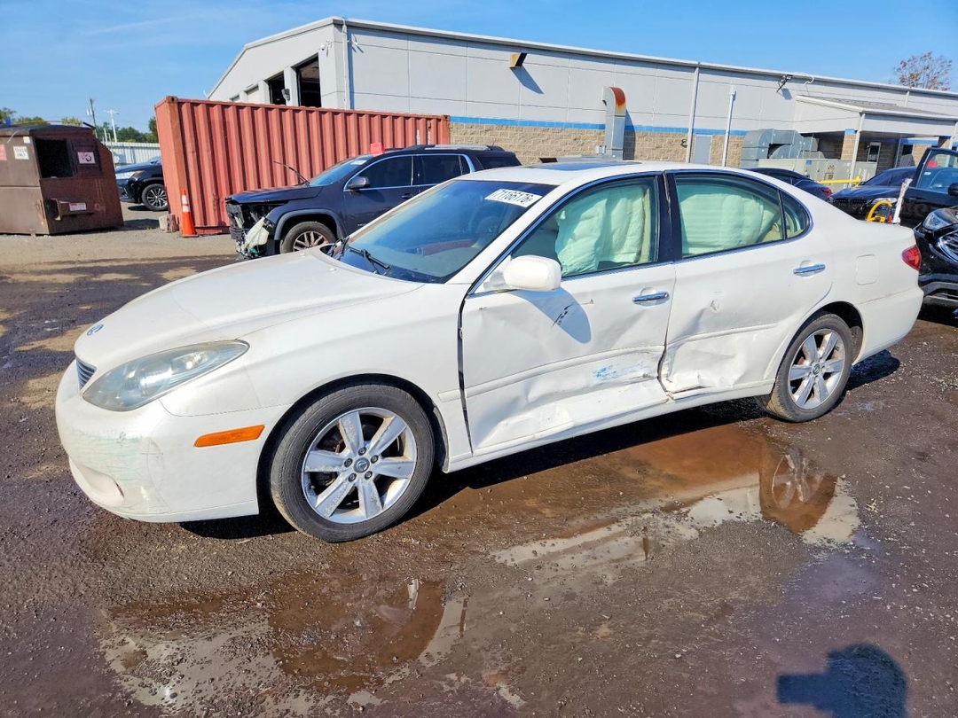 Vue de 2005 LEXUS ES 330, angle 1