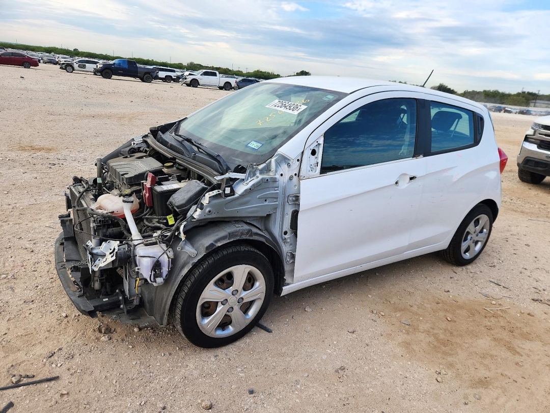 Vue de 2022 CHEVROLET SPARK LS, angle 1