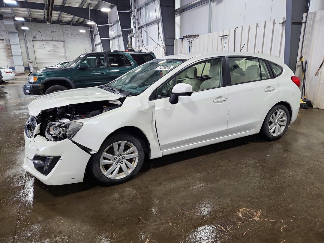 Vue de 2015 SUBARU IMPREZA PREMIUM, angle 1