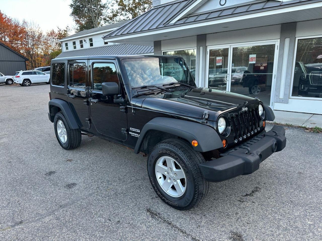 Вид 2013 JEEP WRANGLER UNLIMITED SPORT, угол 1