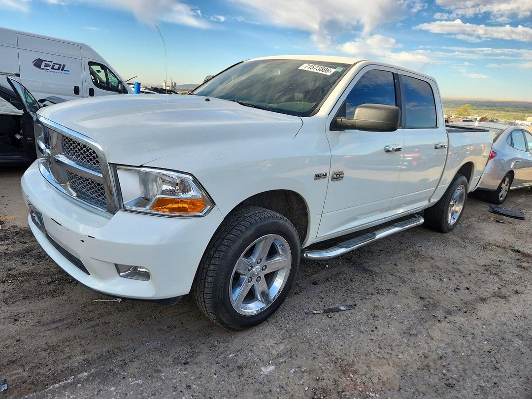 Vue de 2009 DODGE RAM 1500, angle 1