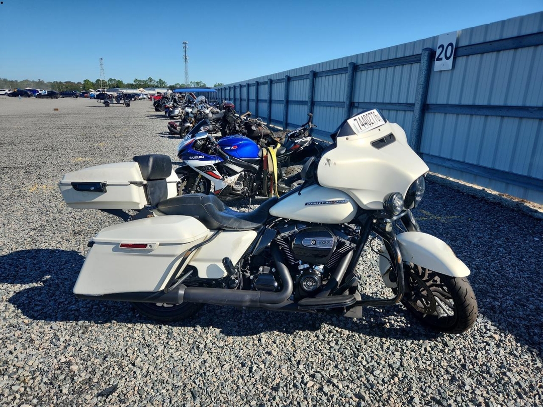 Vista de 2018 HARLEY-DAVIDSON FLHXS STREET GLIDE SPECIAL, ángulo 1