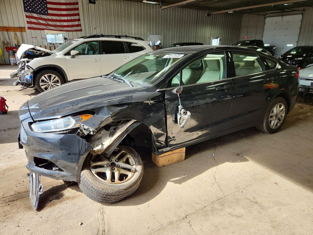 Vue de 2016 FORD FUSION SE, angle 1
