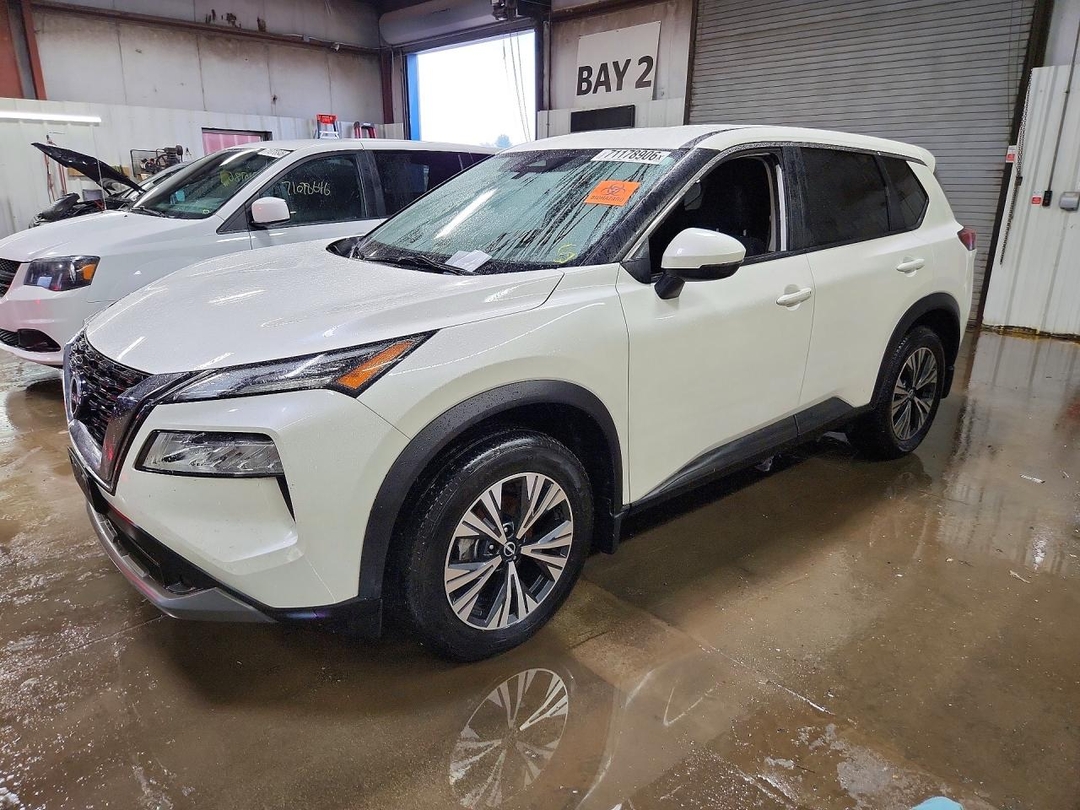Вид 2023 NISSAN ROGUE SV, угол 1