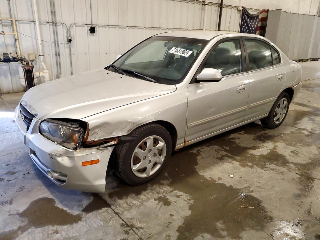 Vue de 2004 HYUNDAI ELANTRA GLS, angle 1