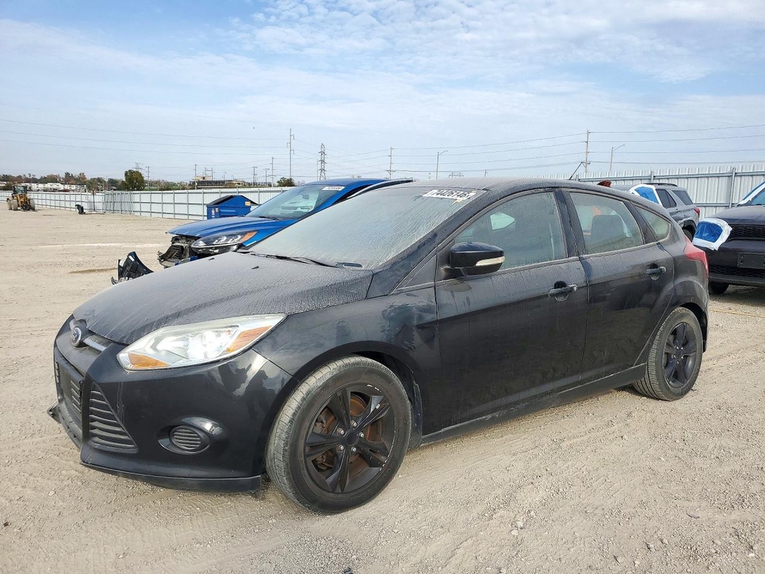 منظر 2014 FORD FOCUS SE، زاوية 1