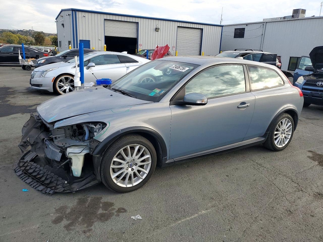 Vista de 2012 VOLVO C30 T5, ángulo 1
