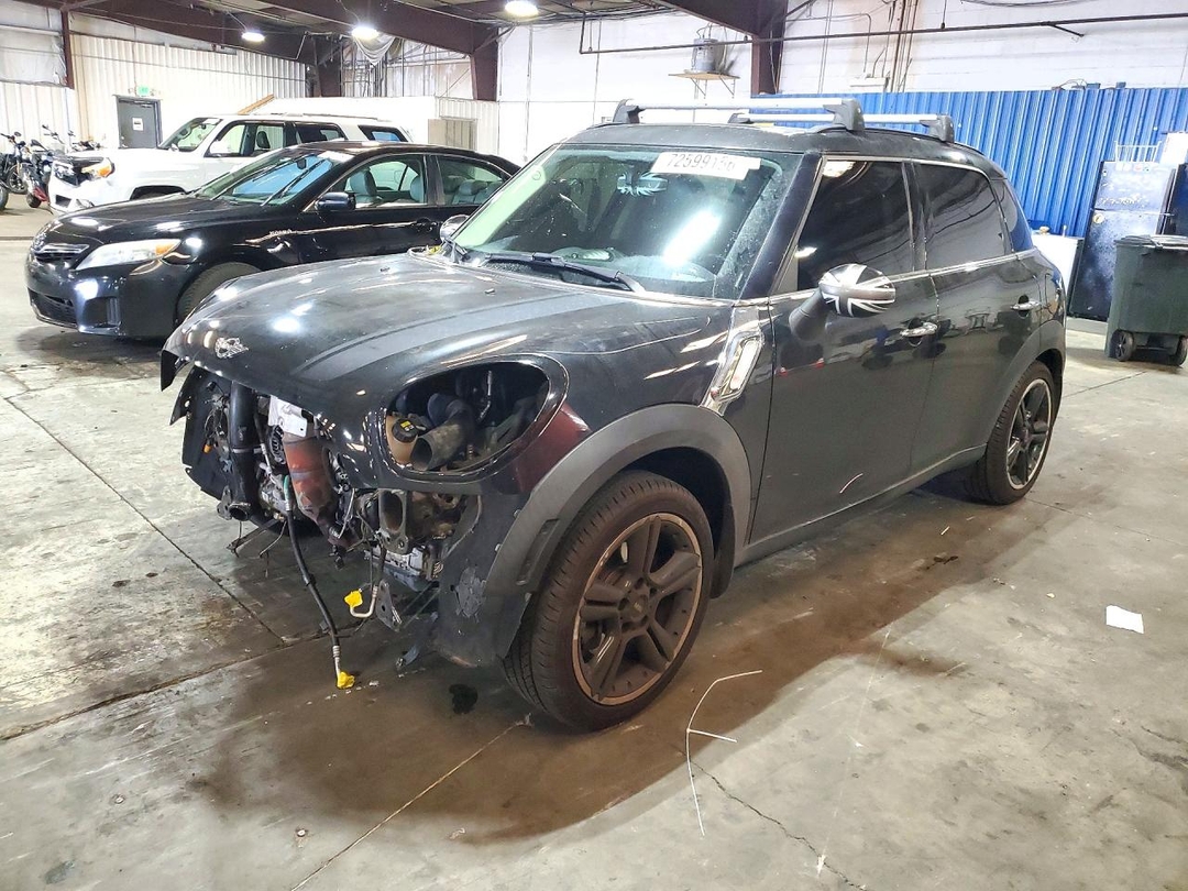 Vue de 2014 MINI COOPER S COUNTRYMAN, angle 1