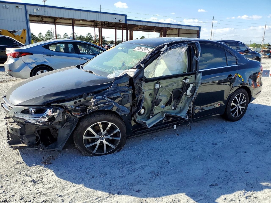 Vista de 2017 VOLKSWAGEN JETTA SE, ángulo 1