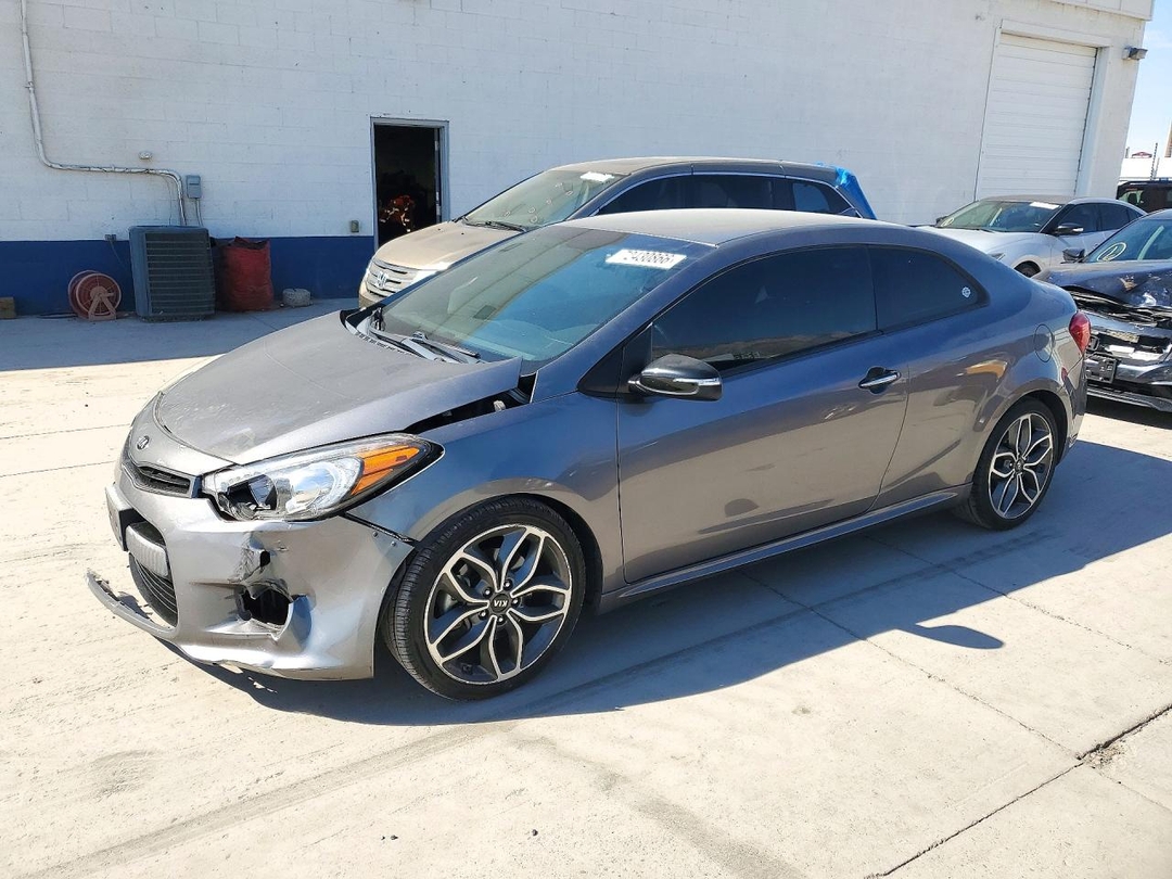 منظر 2015 KIA FORTE KOUP SX، زاوية 1