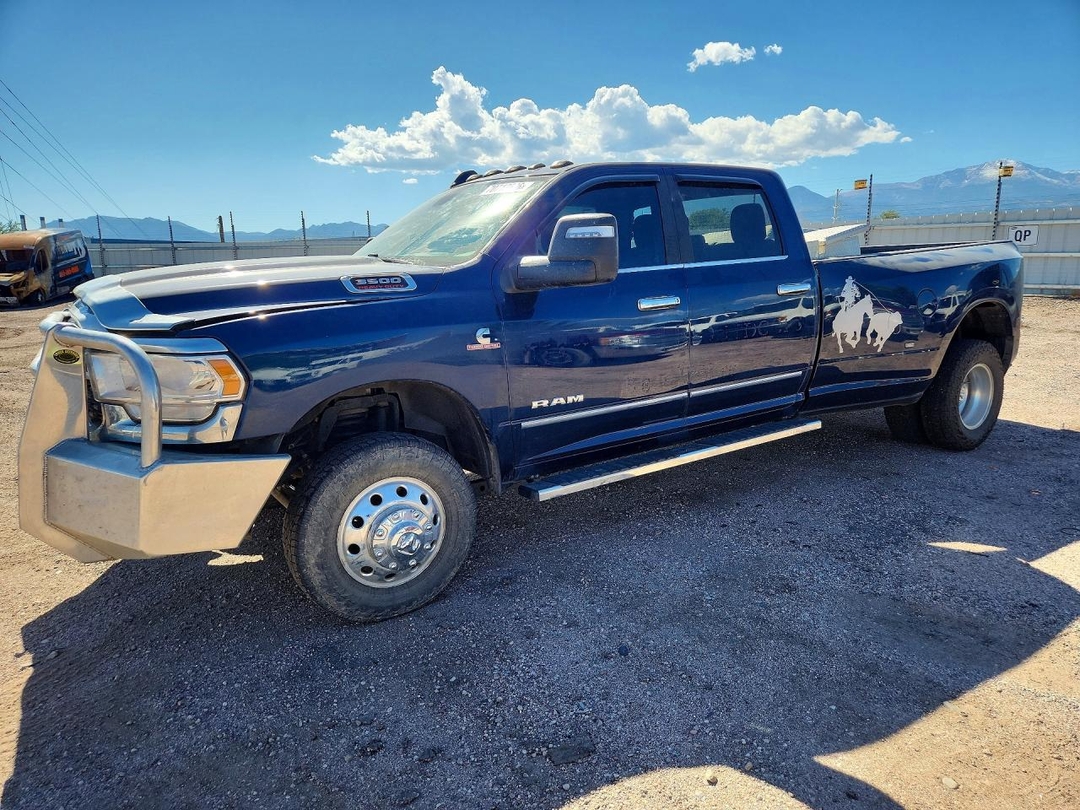 Вид 2023 RAM 3500 BIG HORN, угол 1