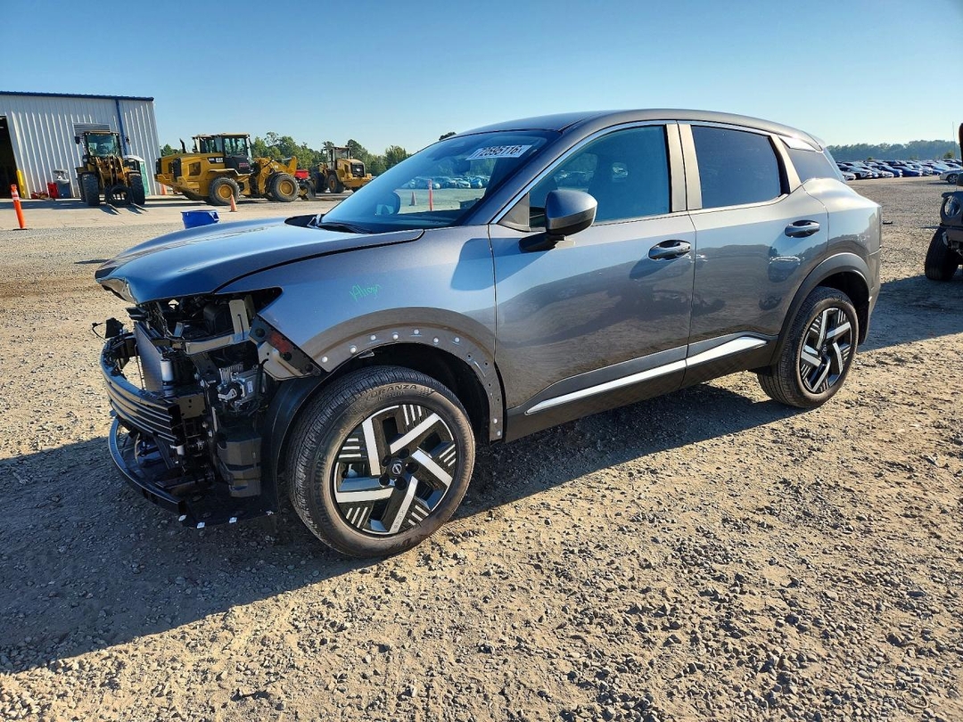 Vue de 2025 NISSAN KICKS SV, angle 1