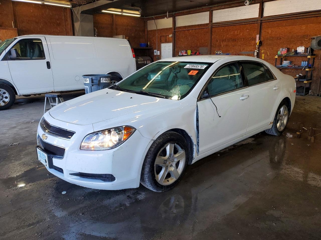 Вид 2012 CHEVROLET MALIBU LS, угол 1