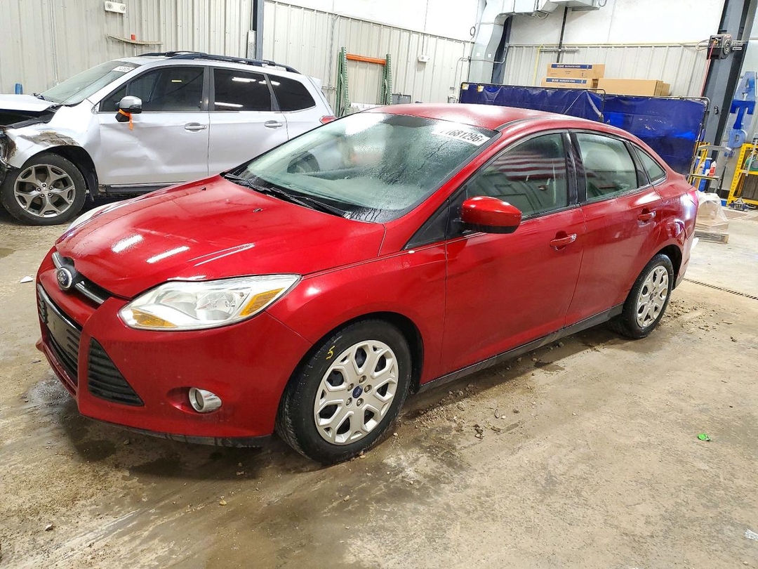 Vue de 2012 FORD FOCUS SE, angle 1