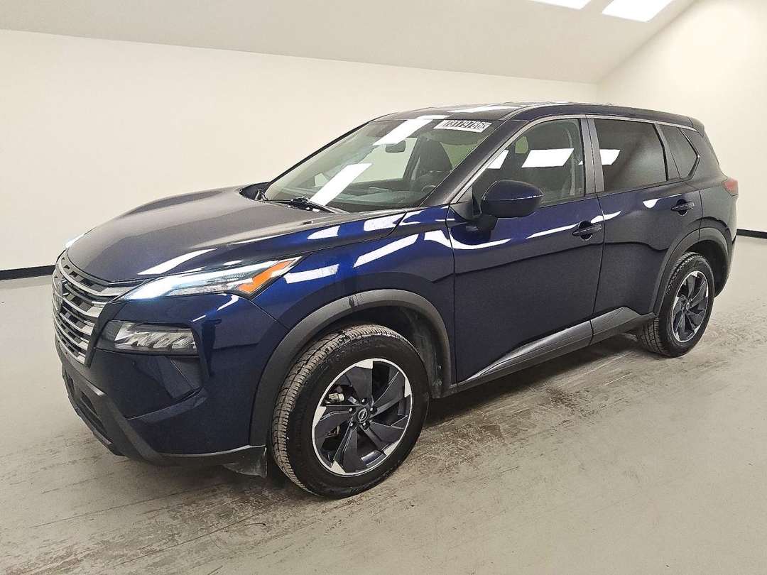 Vue de 2025 NISSAN ROGUE SV, angle 1