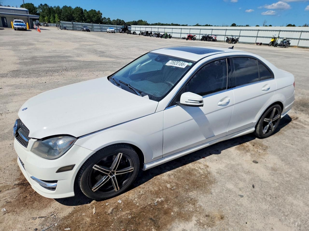 Вид 2014 MERCEDES-BENZ C 300 4MATIC, угол 1