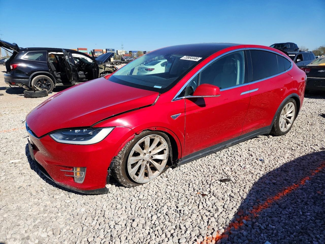 Вид 2016 TESLA MODEL X, угол 1