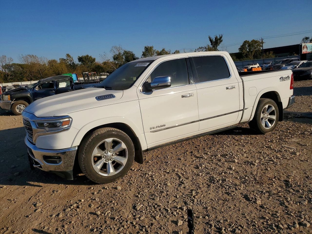 Vue de 2020 RAM 1500 LIMITED, angle 1