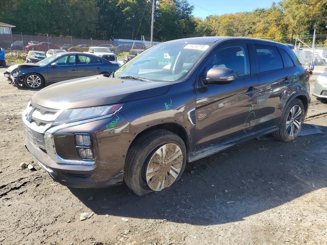 Vue de 2022 MITSUBISHI OUTLANDER SPORT SE, angle 1
