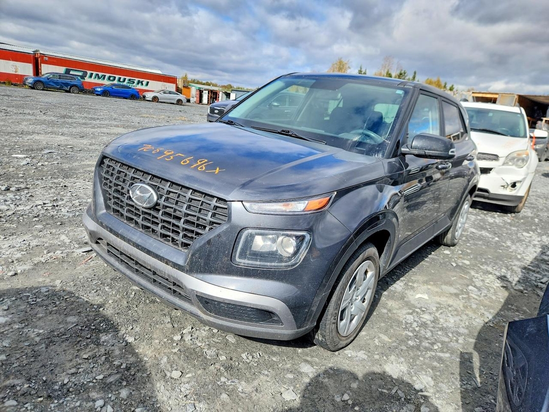 Vue de 2022 HYUNDAI VENUE SE, angle 1