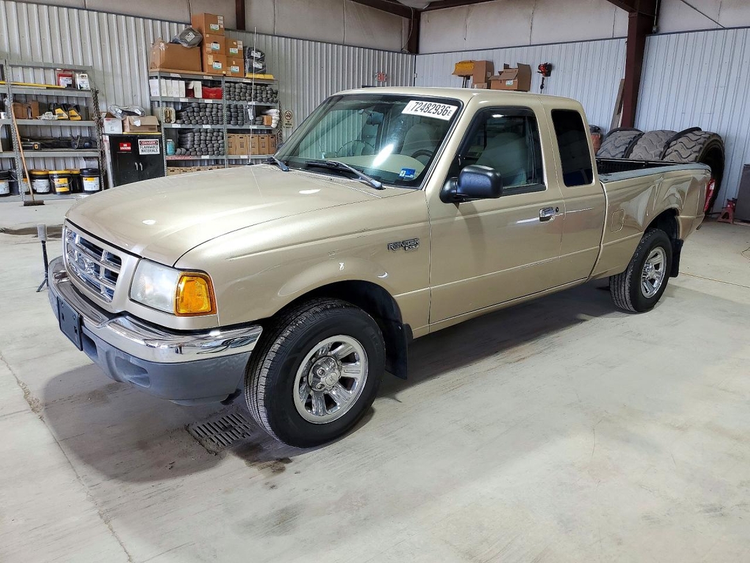 Vue de 2001 FORD RANGER SUPER CAB, angle 1