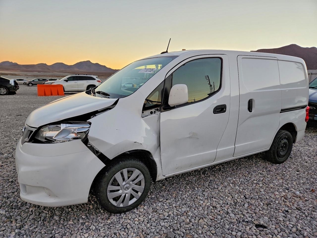 Вид 2021 NISSAN NV200 SV, угол 1