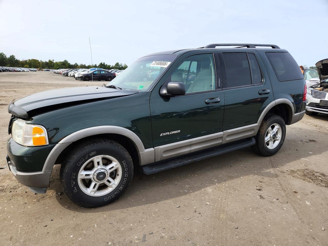 Vue de 2002 FORD EXPLORER XLT, angle 1