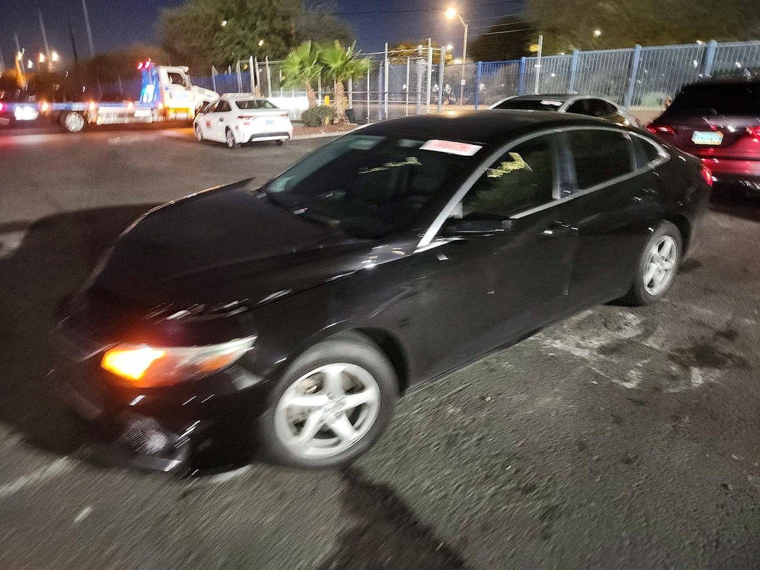 Vista de 2016 CHEVROLET MALIBU LS (1LS), ángulo 1