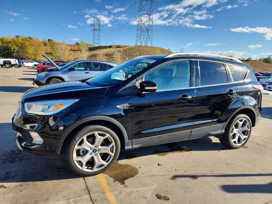 Vista de 2017 FORD ESCAPE TITANIUM, ángulo 1