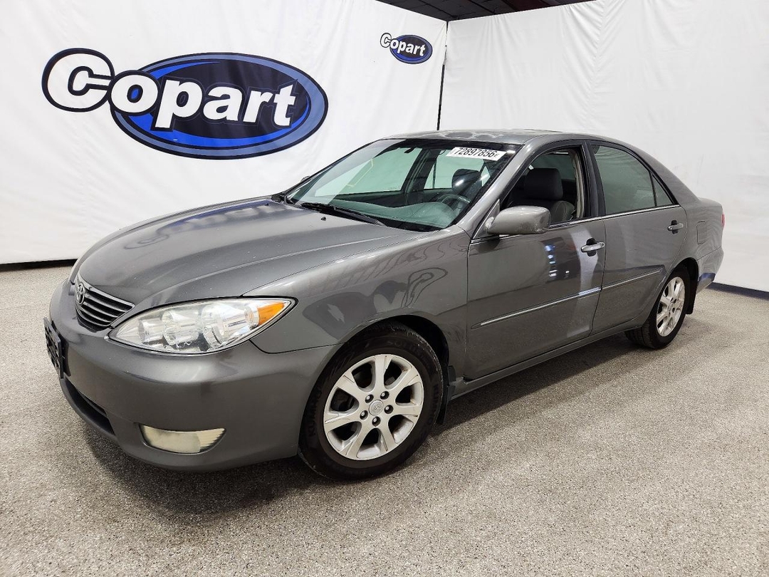 منظر 2005 TOYOTA CAMRY XLE V6، زاوية 1