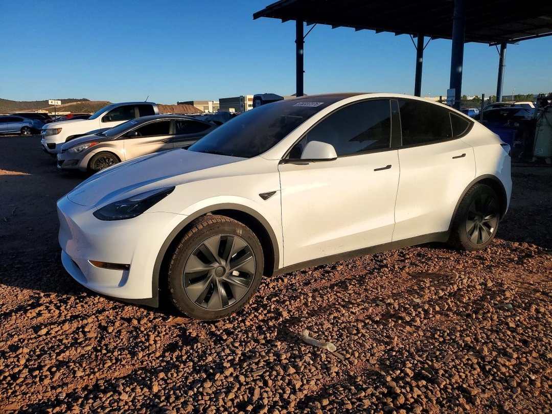 Vista de 2025 TESLA MODEL Y, ángulo 1