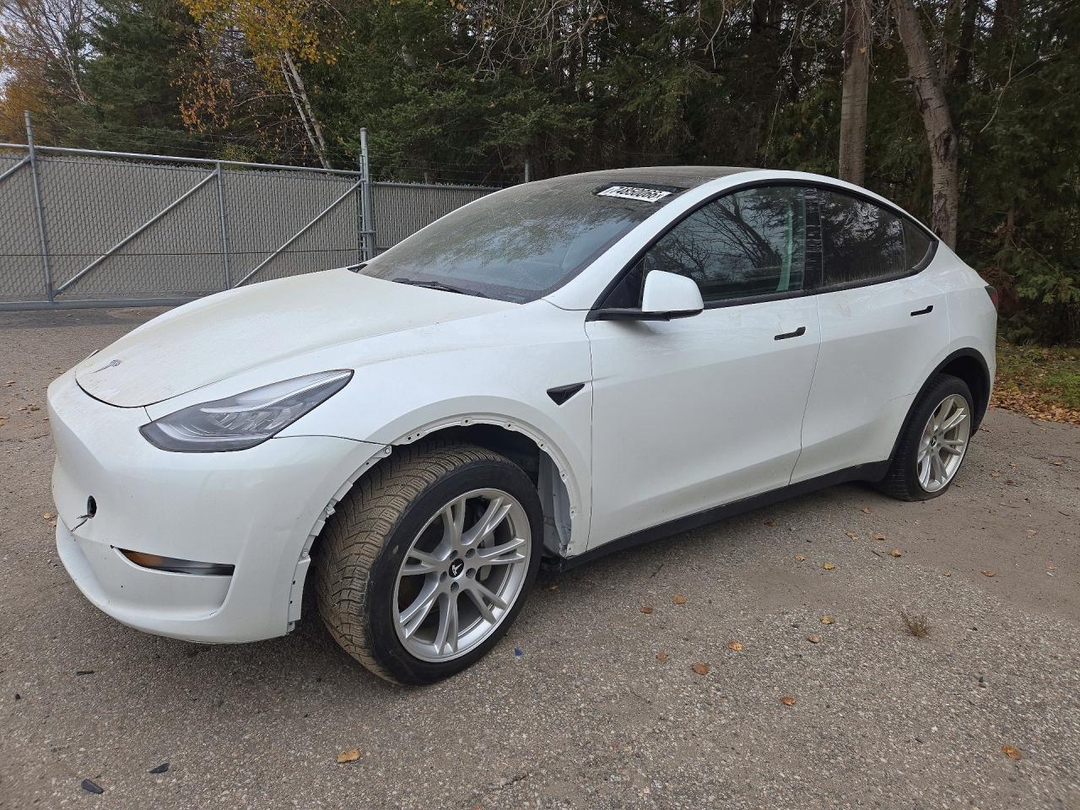 Vue de 2023 TESLA MODEL Y, angle 1