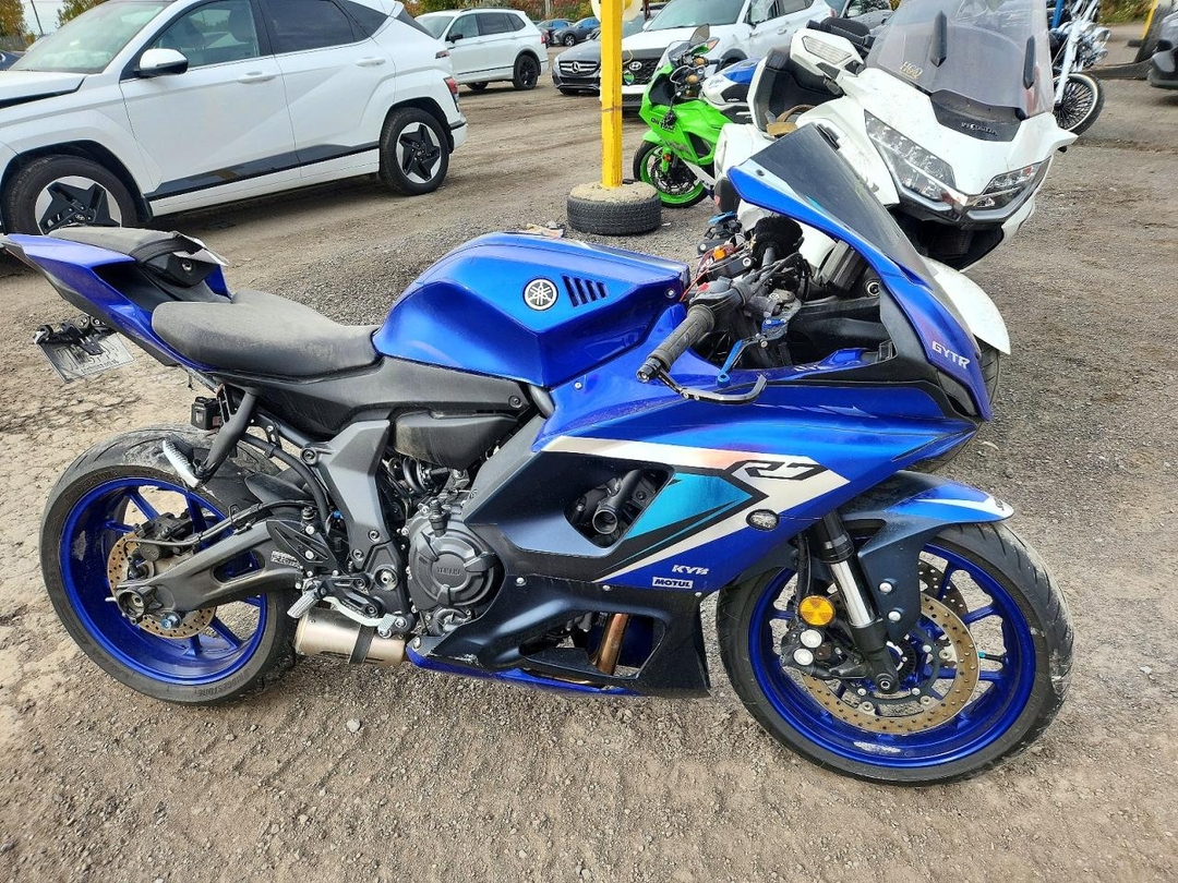 Вид 2023 YAMAHA YZFR7, угол 1