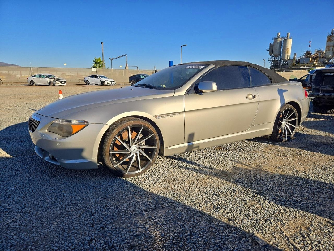 Vue de 2005 BMW 645 CI AUTOMATIC, angle 1