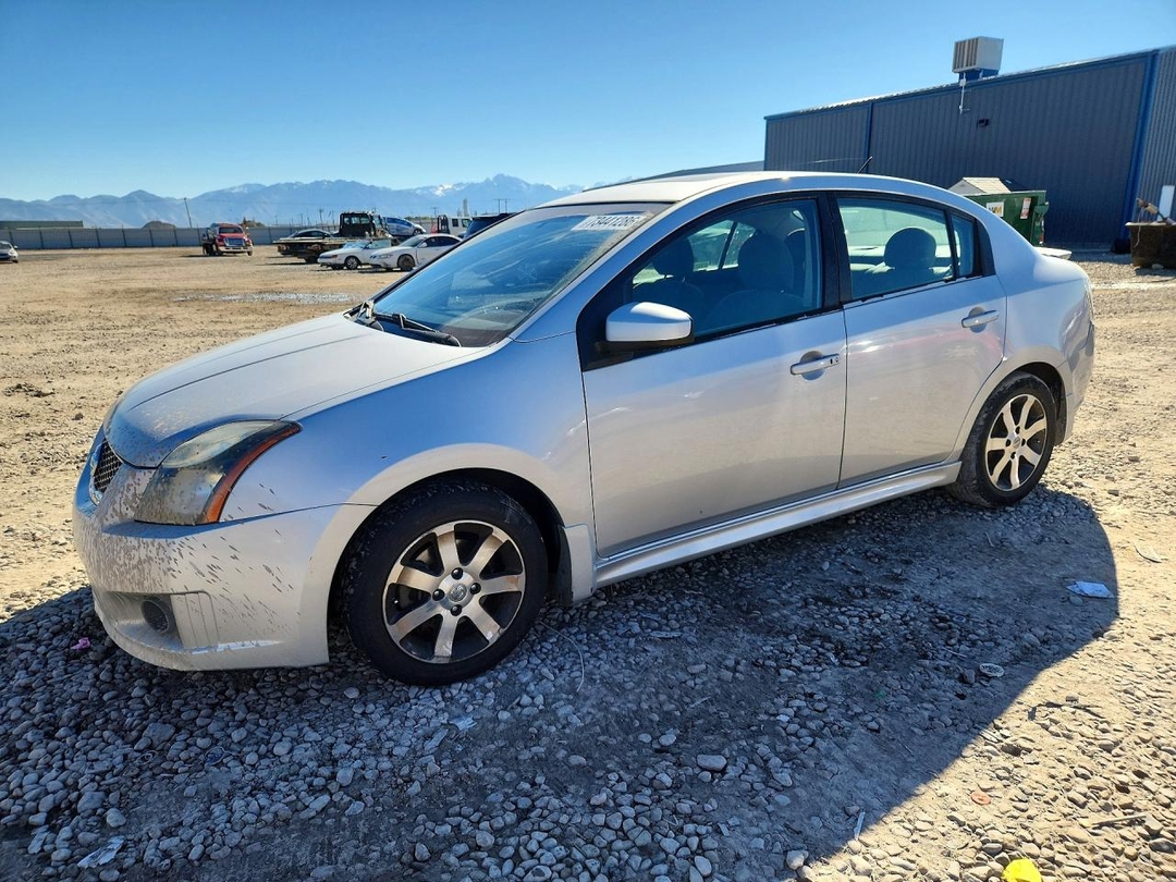 Vista de 2012 NISSAN SENTRA 2.0, ángulo 1