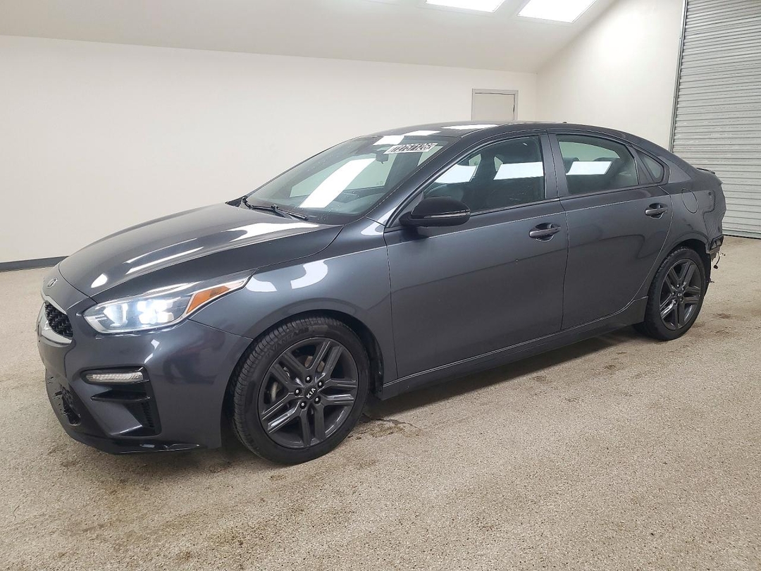 منظر 2021 KIA FORTE GT LINE، زاوية 1