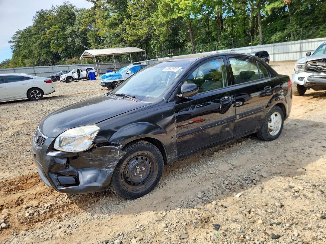 منظر 2010 KIA RIO BASE، زاوية 1