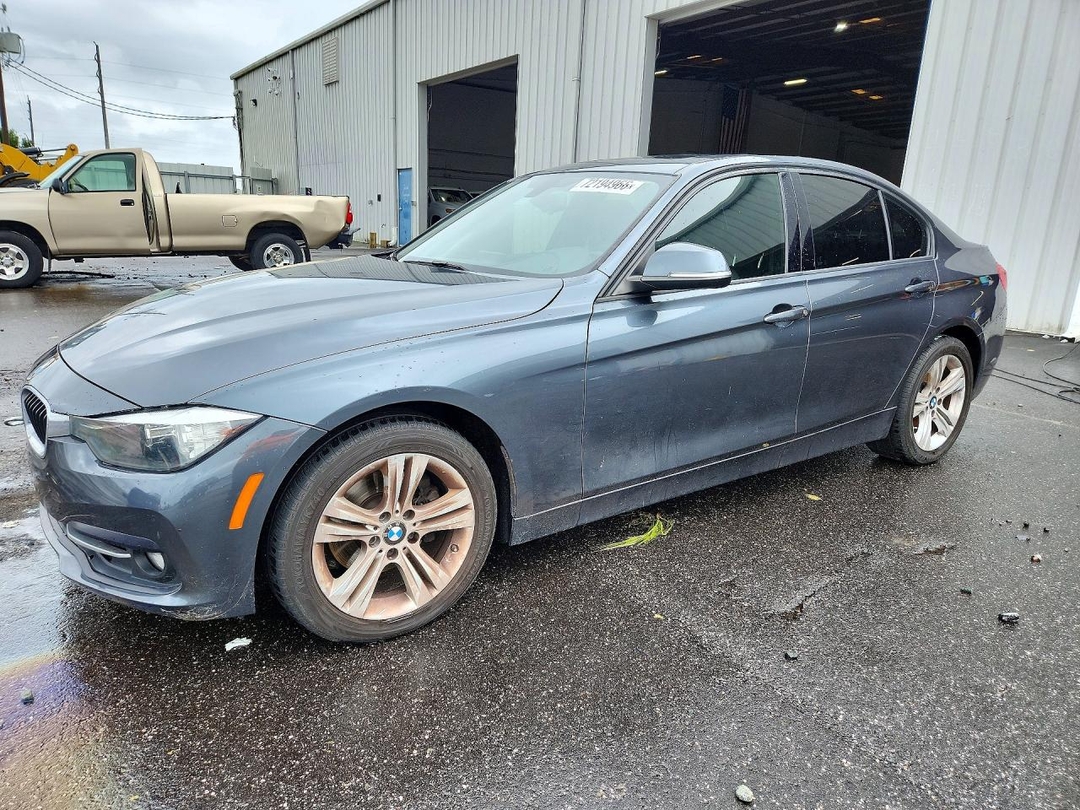 Vista de 2016 BMW 328 I SULEV, ángulo 1