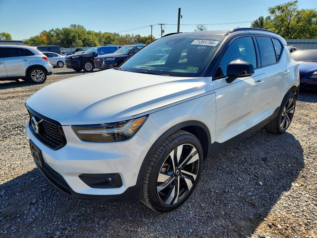 منظر 2019 VOLVO XC40 T5 R-DESIGN، زاوية 1