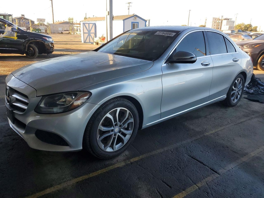 Вид 2017 MERCEDES-BENZ C 300, угол 1